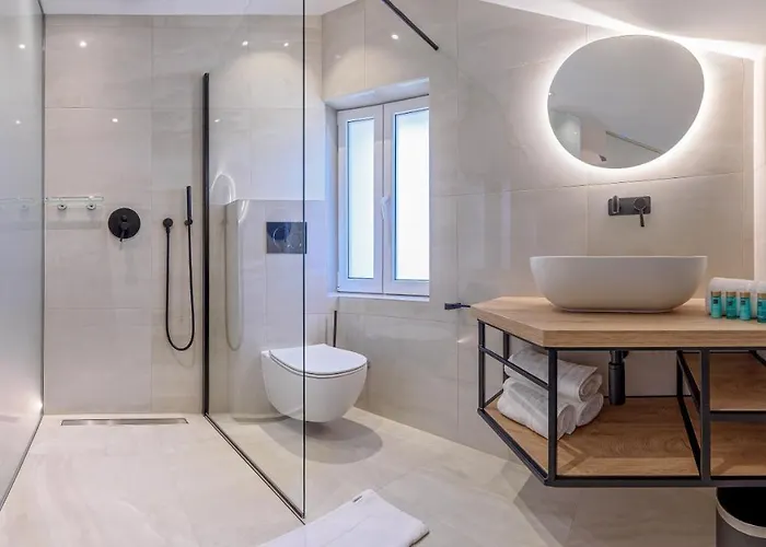 Lumiere Luxury בית הארחה ספליט