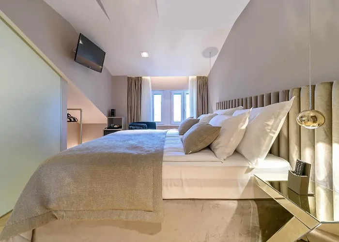 בית הארחה Lumiere Luxury 4*