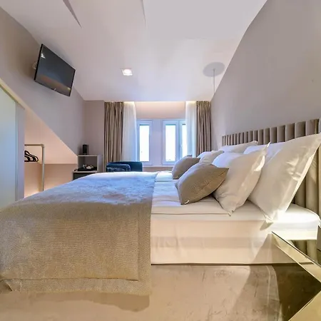 Penzion Lumiere Luxury 4*